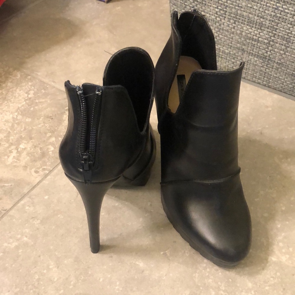 Heel booties